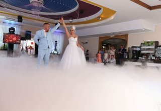 Dekoracja światłem-Ciężki dym-Pirotechnika-Napis Love-Napis Miłość