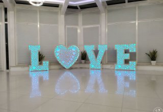 FotoVip Budka Napis LOVE