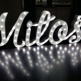 Napis Love Led Patryk Pawlak - Dekoracje świetlne