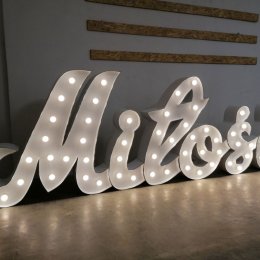 Napis Miłość pisana - Dekoracje świetlne