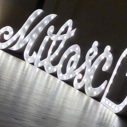 Napis Miłość StyLOVE 4 Fun - Dekoracje świetlne