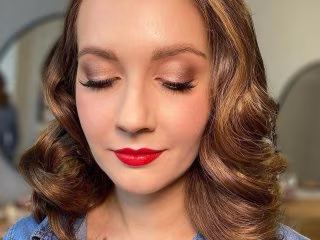 YAKYMIV MAKEUP