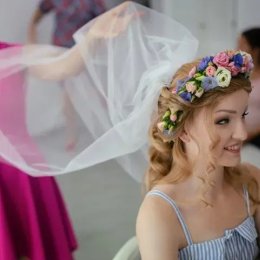 Edyta Zielińska - Make Up Artist & Hair Stylist - Fryzjer ślubny