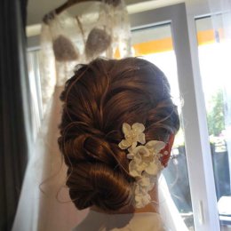 Piękno na kółkach-Fryzjer Mobilny - Makijaż ślubny