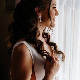 V hairstyle - Stacjonarne oraz Mobilne Usługi Fryzjerskie - Makijaż ślubny