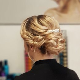 Kleopatra Salon Fryzjerski - Fryzjer ślubny