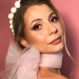 Paulina Czyżowicz MakeUp Artist - Fryzjer ślubny