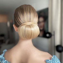 Fryzura ślubna, stylizacja włosów. Stylist Juliya - Makijaż ślubny