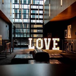 Podświetlany Napis Love kinheb - Dekoracje świetlne