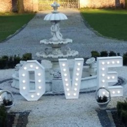 RafMuz - napis LOVE - Dekoracje świetlne