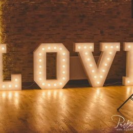 Podświetlany napis LOVE 1,1m - Dekoracje świetlne
