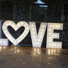 Kwiaciarnia Love Flowers - Świetlny napis LOVE - Dekoracje świetlne