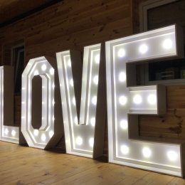 Love napis 140cm - Dekoracje świetlne