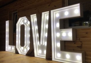 Love napis 140cm