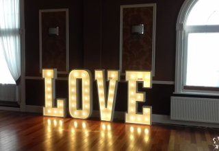 Napis LOVE