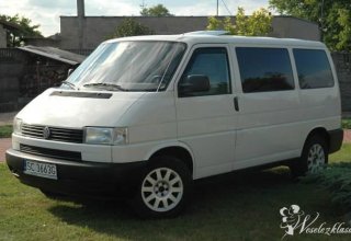 Bus z kierowcą dla gości weselnych.