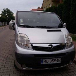 Transport gości z kierowcą |VIVARO bus 7 osobowy - Wynajem busów