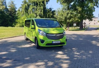 Wynajem busa Vivaro LONG