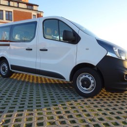 OPEL VIVARO 9 OSÓB BIAŁY KLIMA, czysty - Wynajem busów