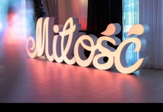 Napis Miłość i Duże Serce