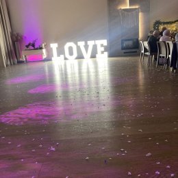 Napisy MIŁOŚĆ oraz LOVE - Dekoracje sali