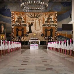 Dekoracja kościoła samochodu sali bukiety ślubne - Dekoracje sali