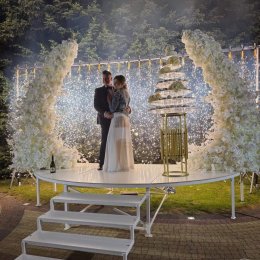 Literkowo oprawa tortu weselnego - Dekoracje sali