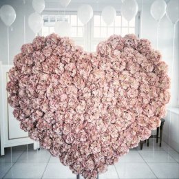 Piękne serce ❤️ Ścianka kwiatowa w kształcie serca - Dekoracje sali