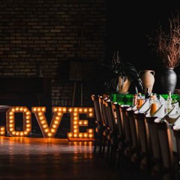 LITERY Z ŻARÓWKAMI W STYLU RETRO - Dekoracje sali