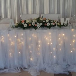 Kompleksowe dekoracje sal weselnych i kościołów - Dekoracje sali