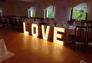 Napis LOVE , dekoracje ślubne , sal weselnych , balony z helem