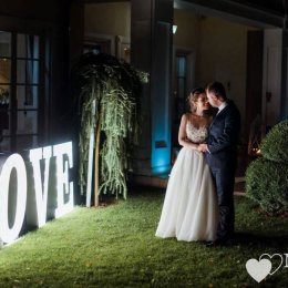 Projektowanie i produkcja spersonalizowanych dekoracji weselnych. - Dekoracje sali