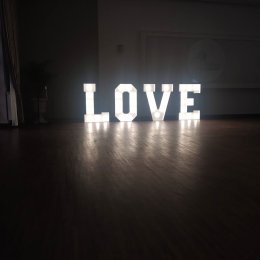Podświetlany Napis Love - Wynajem & Ciężki dym - Dekoracje sali