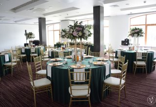 krzesła chiavari złote