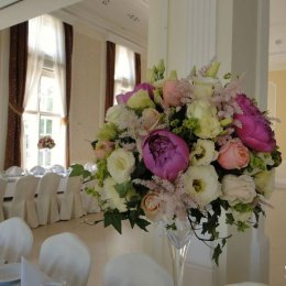 Art Flowers Pracownia Ślubna Dekoracja kościoła,sali,auta, bukiety - Dekoracje sali