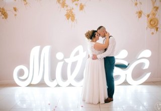 Ciężki dym , napisy led , fajerwerki podtalerze , inicjały !