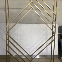 Ścianki ślubne, stojaki do kwiatów. Producent - Dekoracje sali