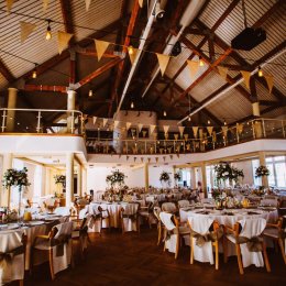 Międzynarodowe Centrum Konferencyjne  „Krzyżowa" - Sale weselne