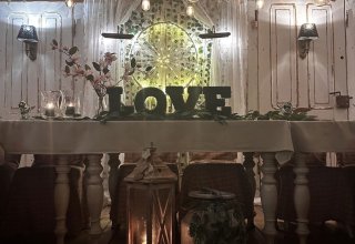 Restauracja „Za drzwiami”