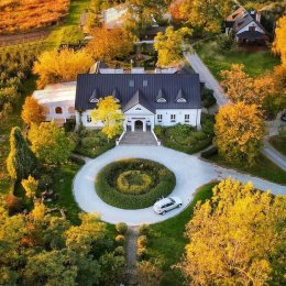 Dwór na Wichrowym Wzgórzu - Sale weselne