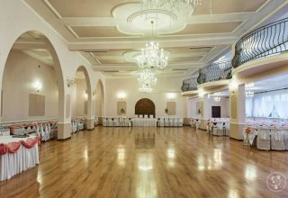 Centrum Gastronomiczno-Hotelarskie w Warce