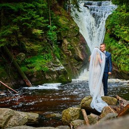 Chwytam Chwile zrodzone z miłości - Fotograf ślubny
