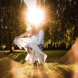 Mateusz Grzebny - Fotografia Ślubna - Fotograf ślubny