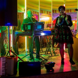 Człowiek Orkiestra Akordeonista Sax - Oprawa muzyczna