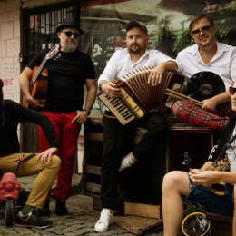 Bałkańska muzyka - Oprawa muzyczna