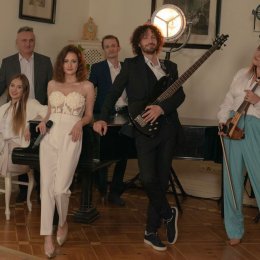 After Six - Oprawa muzyczna