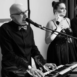 Electric Life - Oprawa muzyczna