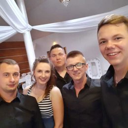 Trzy Piąte 100% na żywo! - Oprawa muzyczna