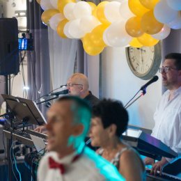 Duet Poza Kontrolą - Oprawa muzyczna