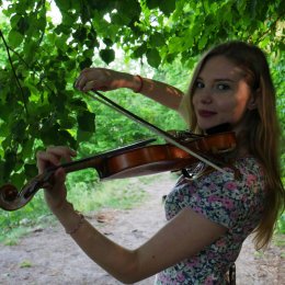 Karolina Wesołowska skrzypce wokal gitara - Oprawa muzyczna